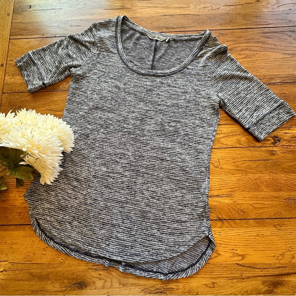 Athleta Stripe Breezy Tee Navy Blue and White Short Sleeve Scoop Neck Hi…